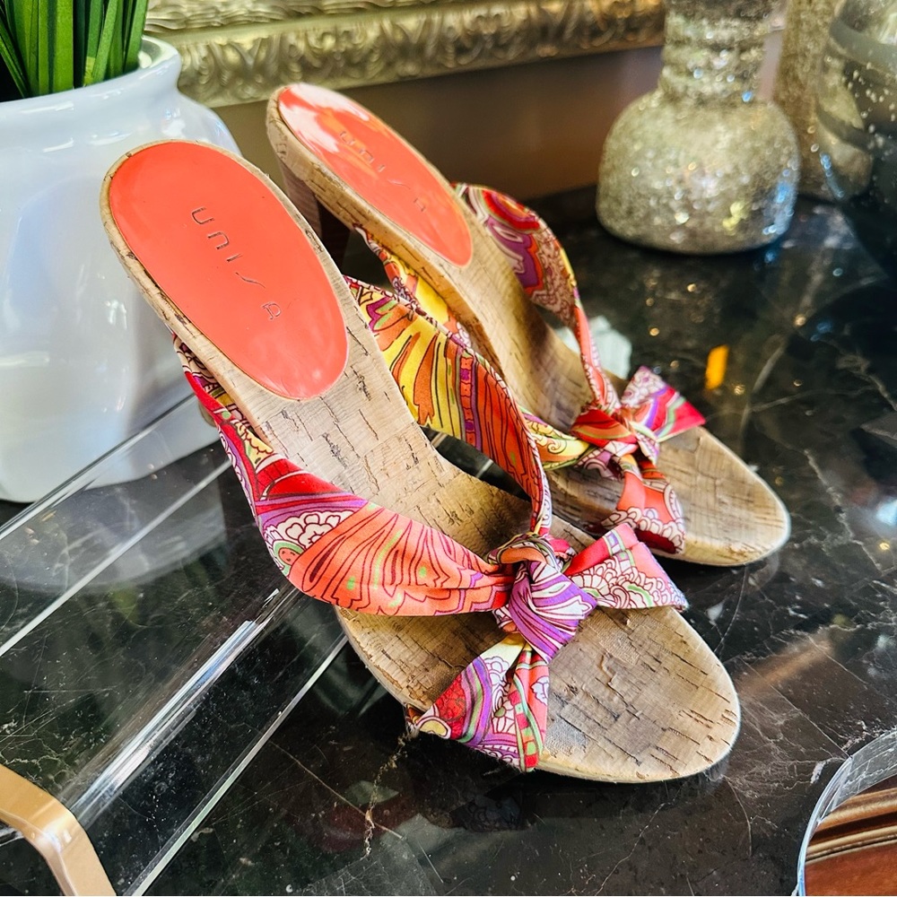 UNISA VIBRANT CLOTH PAISLEY STRAP HIGH HEEL SIZE 9M W/ 4” HEEL GOOD STYLISH - Picture 5 of 11